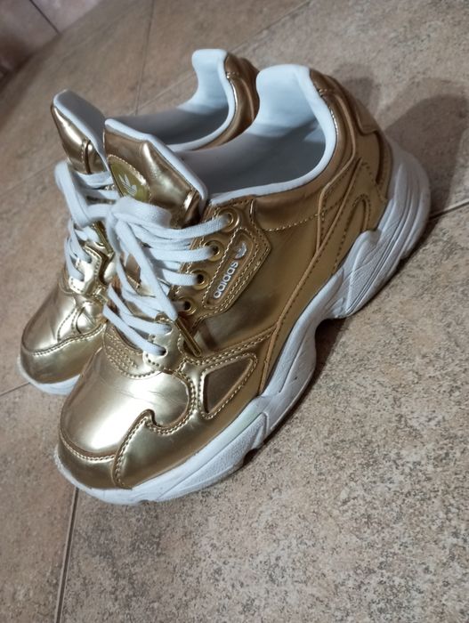 De vânzare second-hand