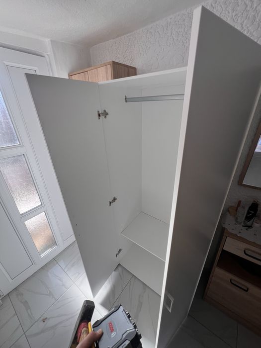 Montez orice tip de mobila si accesorii