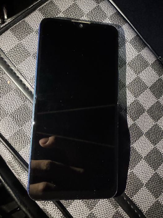 Продам Vivo Y1s 32gb