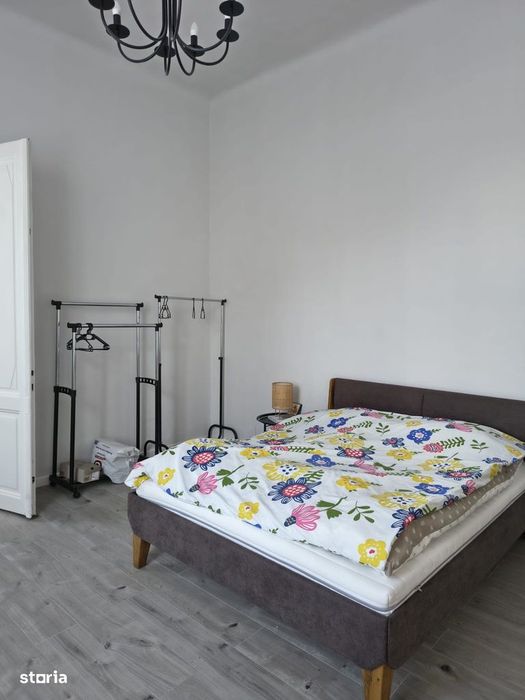 Apartament in zona centrala,finisat (cladire istorica ),mobilat,cu par