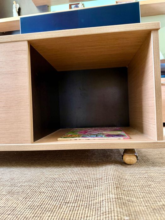 Masuta cafea pe roti