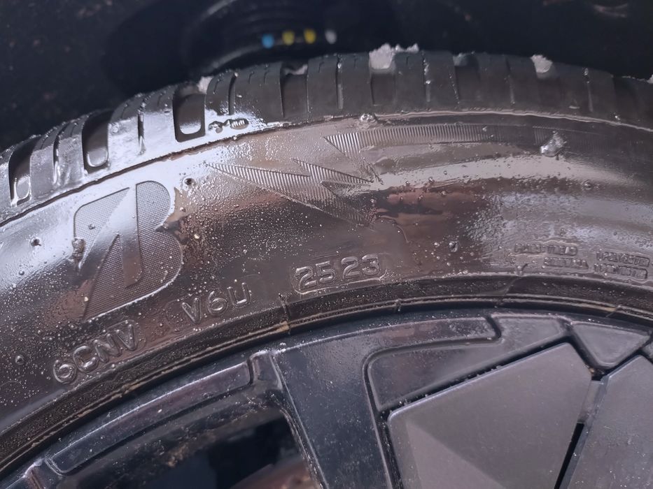 Anvelope/cauciucuri Bridgestone Blizzak 235/50/19 Iarnă M+S