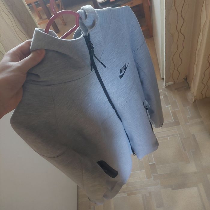 Сив Nike tech fleece