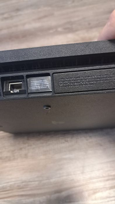 Playstation 4 slim