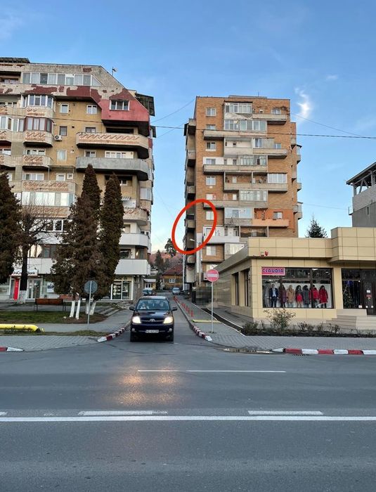 Inchiriez apartament