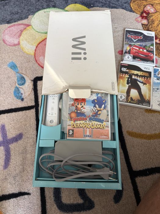 Конзола Wii Nintendo + 8 игри