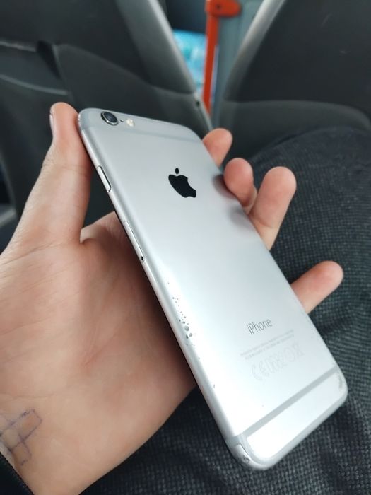 Vand. Iphone 6 cu 100 la suta baterie