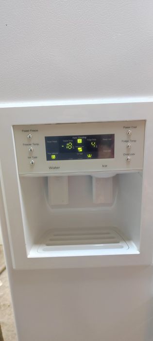 Холодильник Samsung Side by side