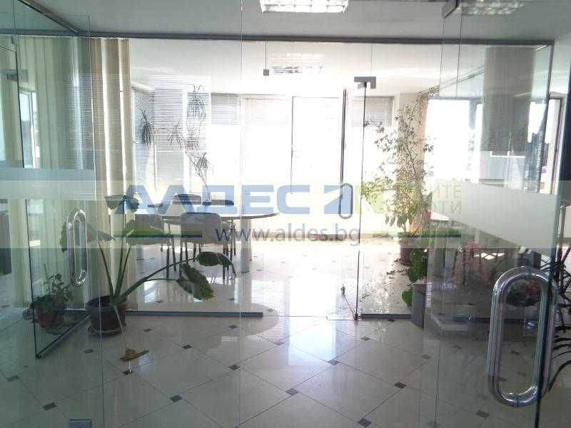 Дава се под наем Офис в София, Свобода - 180 кв.м за 777.75 € - Снимка #1