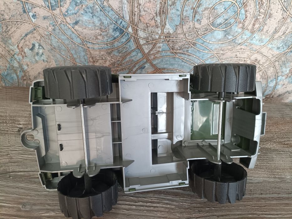 продам игрушку джип