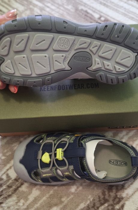 НОВИ сандали KEEN размер 31 и 32/33