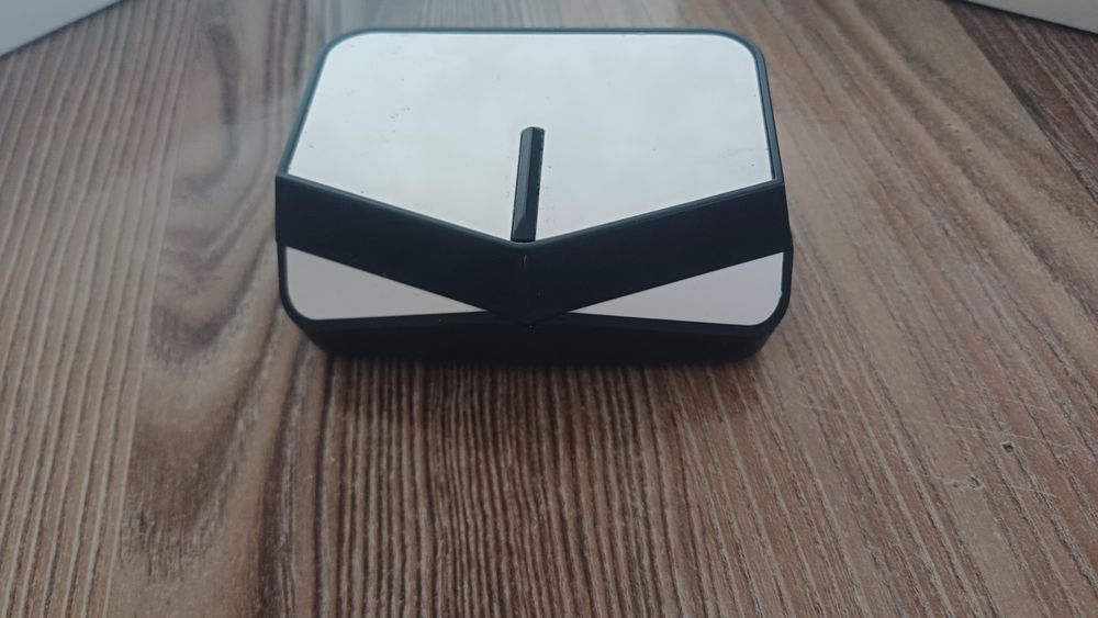 Продам наушник новый