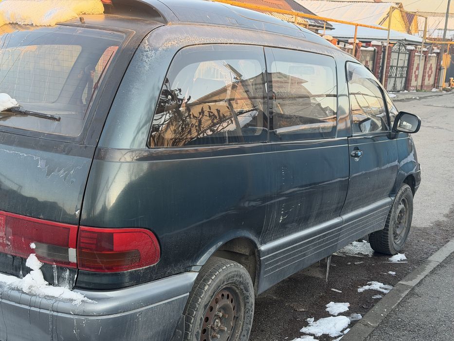 Тойота естима лусида