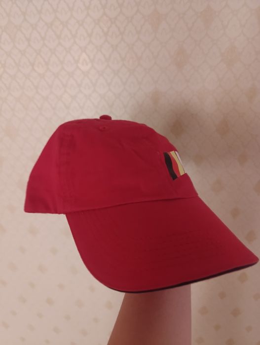 Бейсболка красного цвета БМВ
