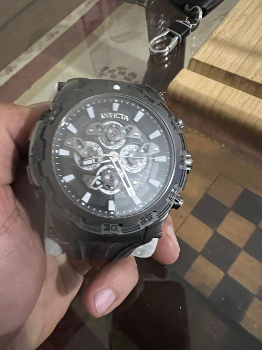Продаются мужские часы "Invicta"