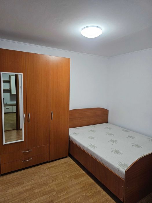 Inchiriez apartament