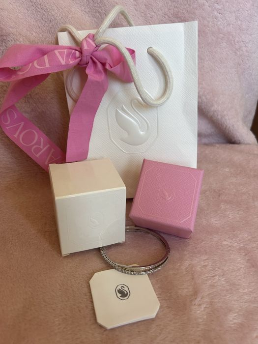 Swarovski комплект гривна и пръстен 53 размер