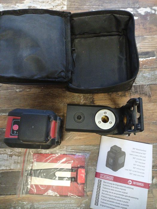 Nivelă laser 360 grade