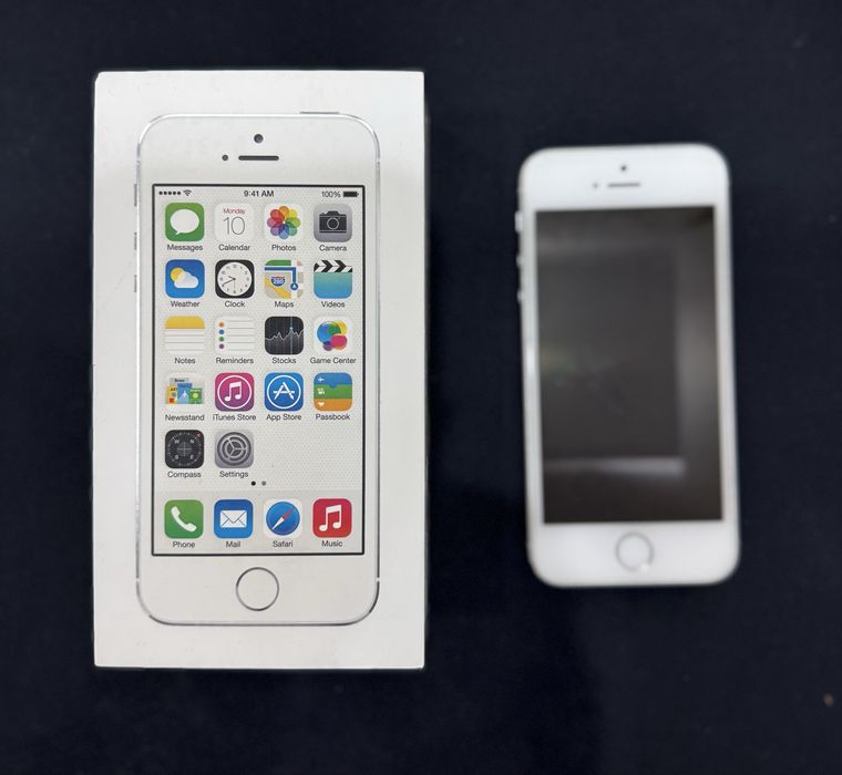 Продам Iphone 5s айфон 5с