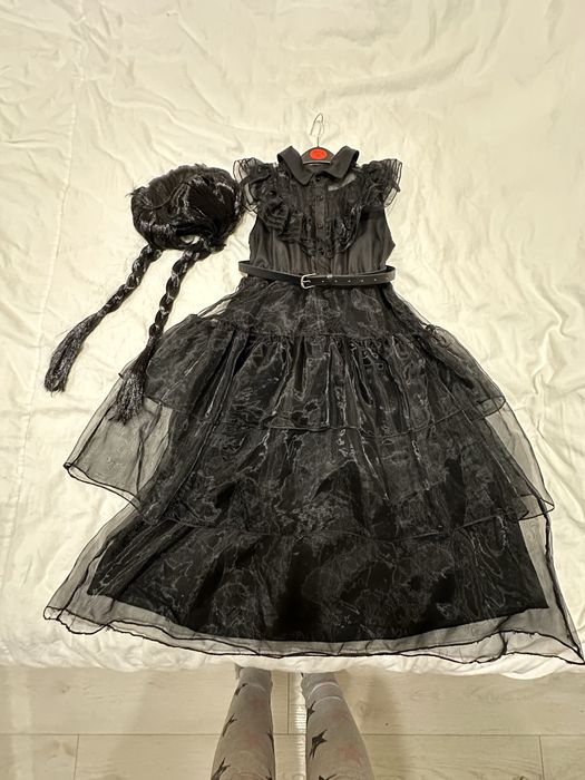 Rochie Wednesday+peruca+curea