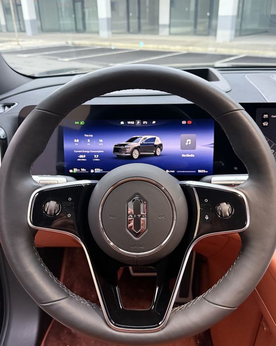 Huawei AITO M9 Max идеальный