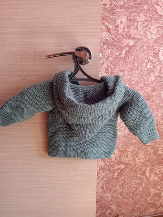 Вязаные кофточки с капюшоном