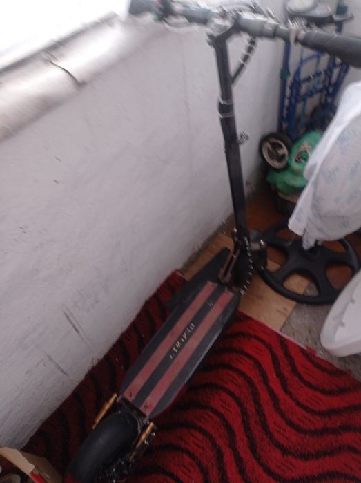 Продам самокат на запчасти очень срочно