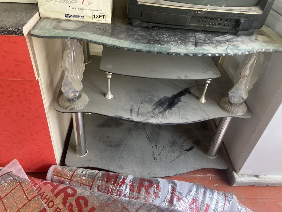 Постовка для телевизор