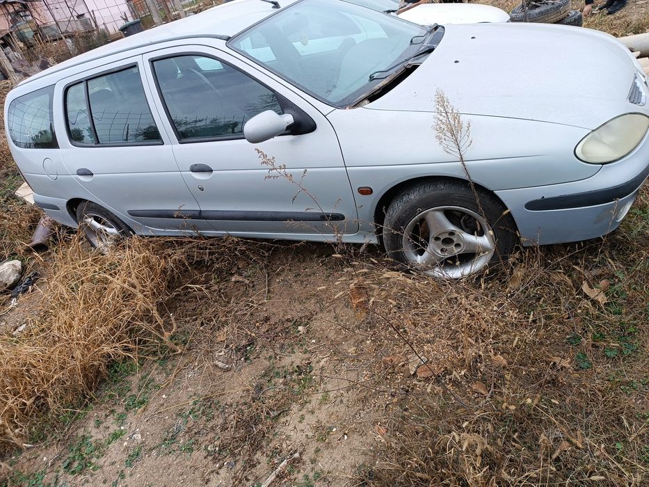 Renault Megane 1.9 JTD дизел комби на Части