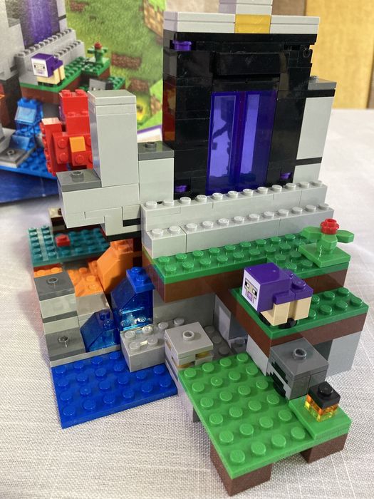 Lego minecraft 21172- Portalul ruinat