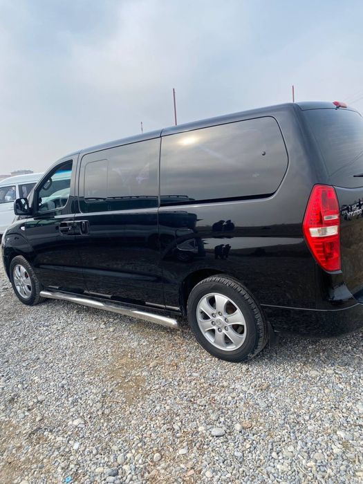 Hyundai Starex 2010 sotiladi holati yaxshi propan gazi bor