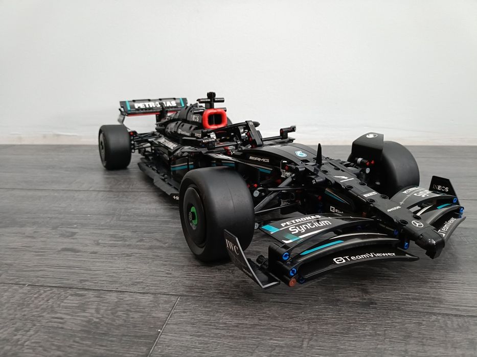 Конструктор формула 1 Мерседес и Феррари