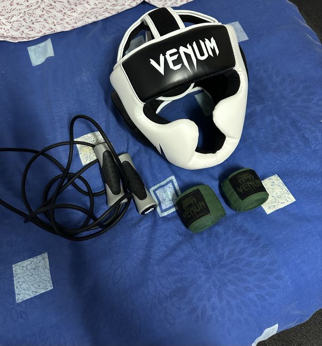 Vand set Venum Casca + Coarda + Bandaje