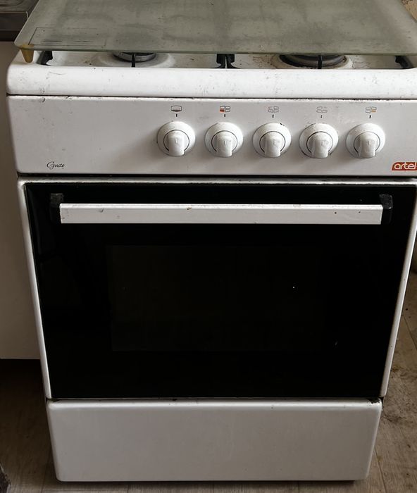 Продам газ плиту