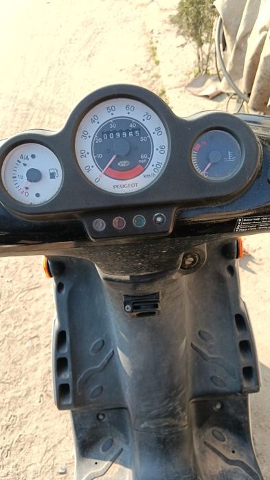 Продавам скутер Peugeot speedfight 2