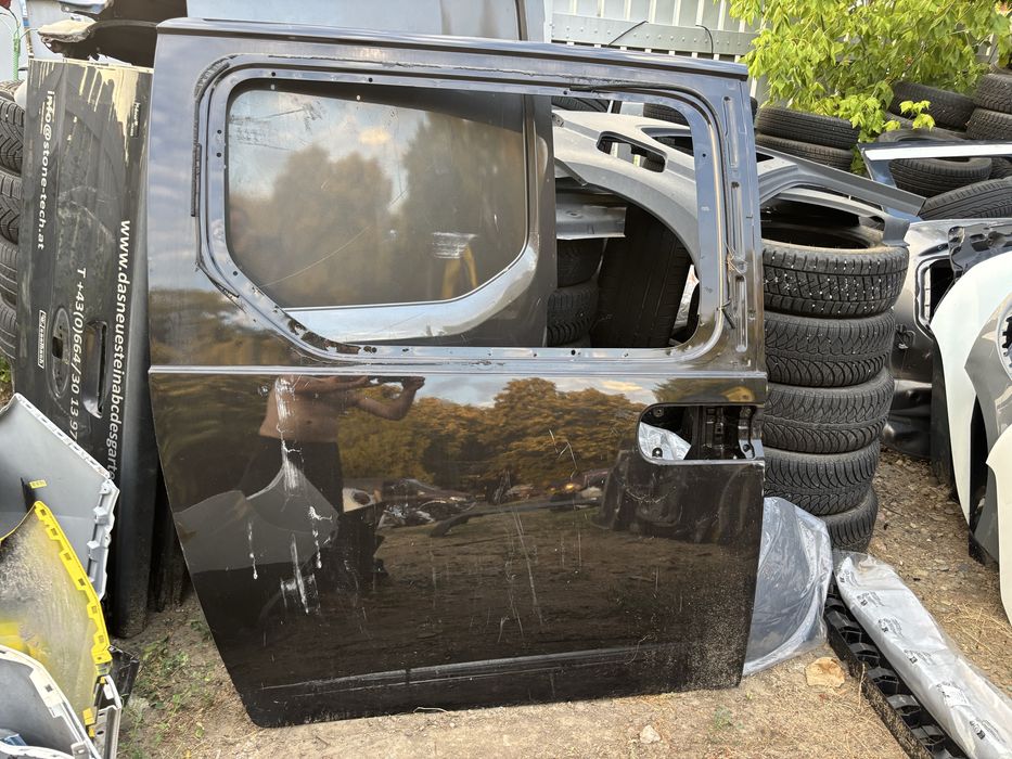 Врата Hyundai Staria