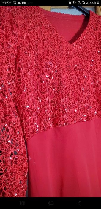 Rochie roșie deosebita