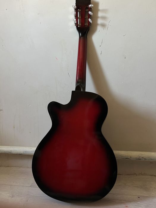 Продаеться Гитара