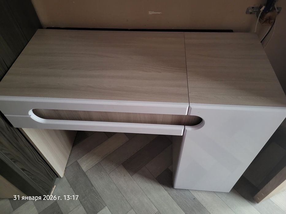 Продам стол небольшой