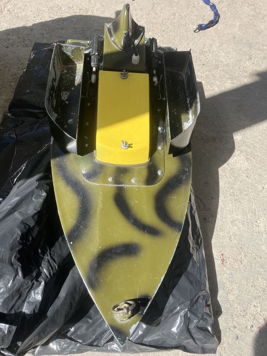 Barcuta Navomodel nadit pescuit