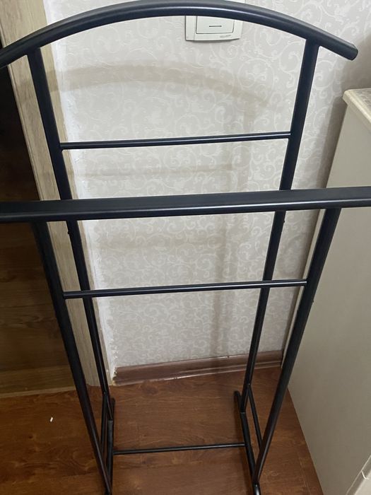 вешалка напольная металическая