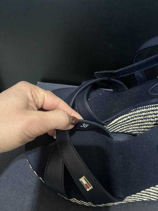 Сандали на Tommy Hilfinger