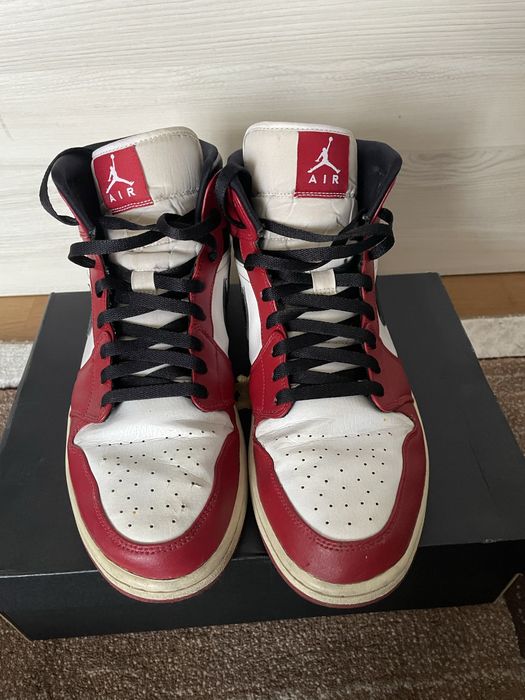 Jordan 1 chicago mid