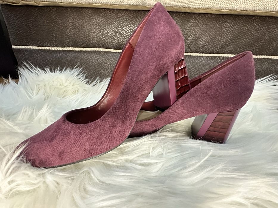 Стилни дамски обувки с ток