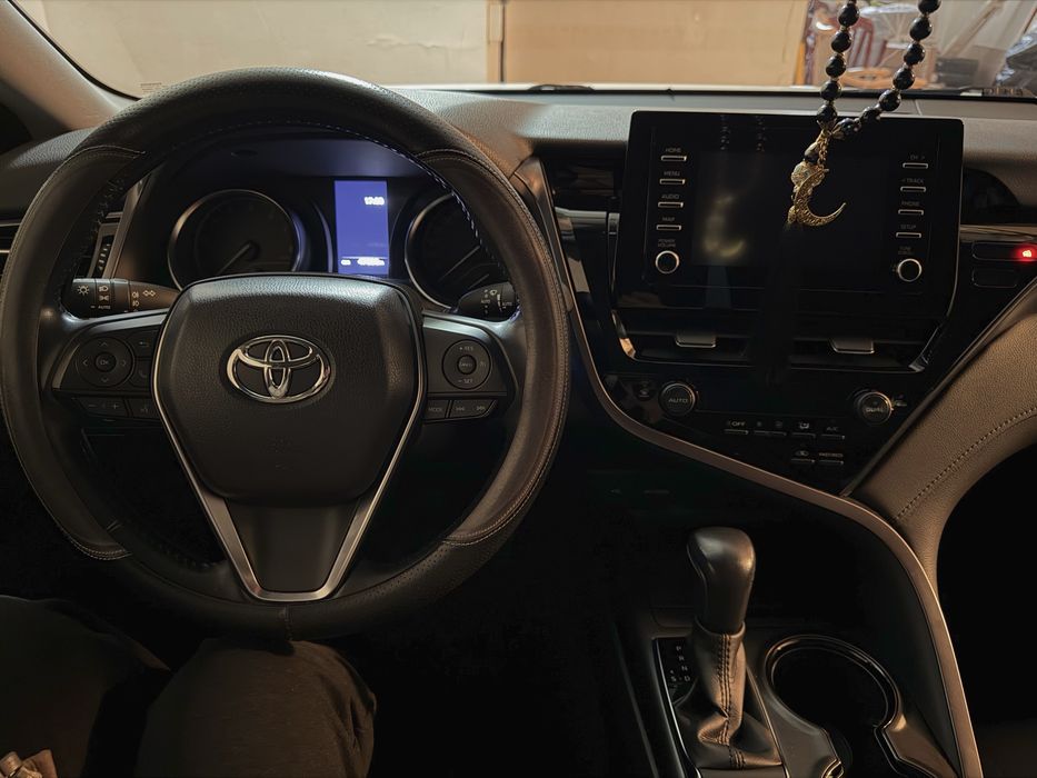 Продам авто Toyota Camry 2021