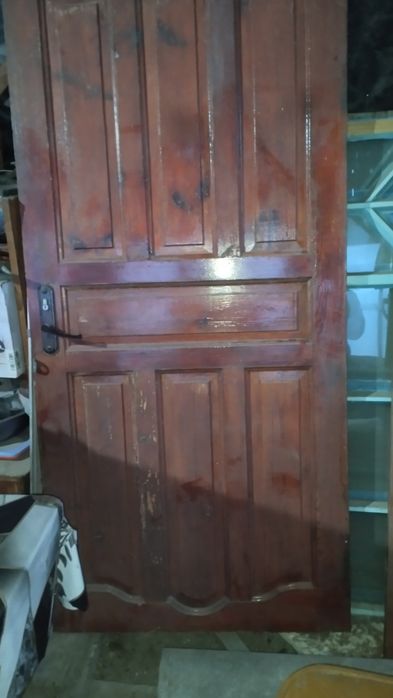 Дверь деревянная