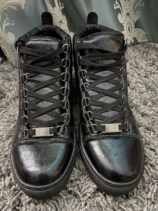 Balenciaga arena