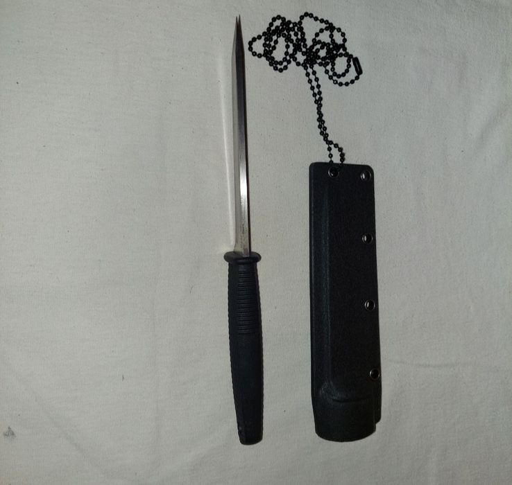 Cutit cu teaca cu lănţişor vârf lama Katana