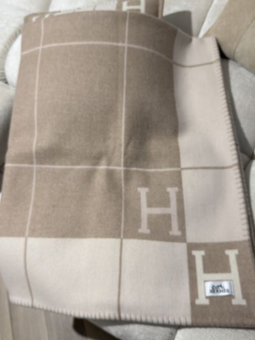 Hermes одеало и възглавница