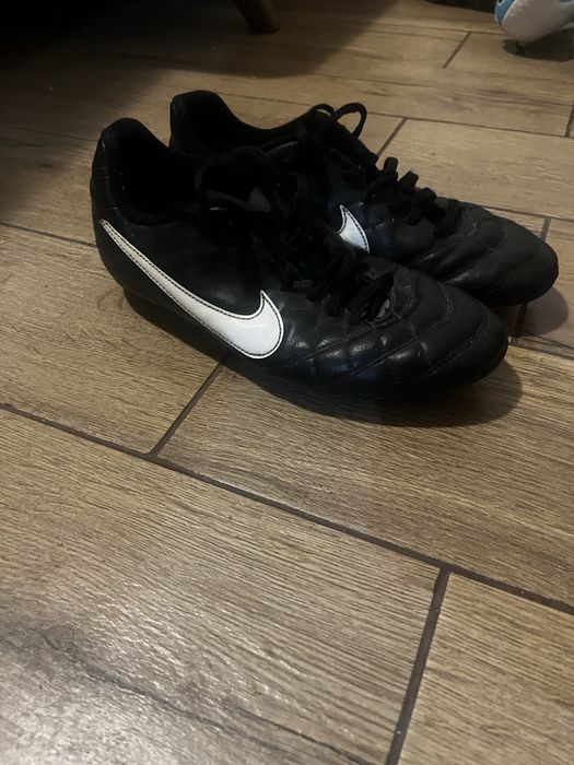 Футболни обувки nike tiempo 38,5